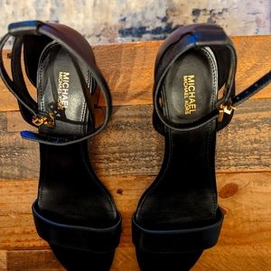 MICHAEL Michael Kors Cardi Black Sandals NWOB 8